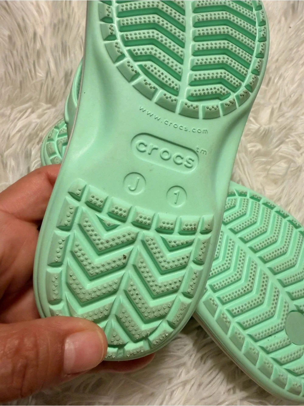 CROCS Mint Green Classic Flip Flops little girls size 1J